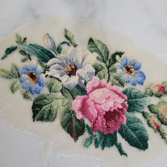 Vintage Petit Point Needlepoint Floral Tapestry Panel Rose Bouquet  Embroidery - Picture 3 of 5